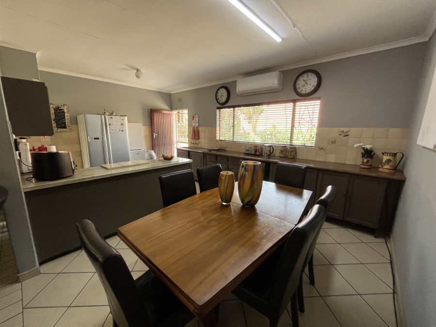 To Let 3 Bedroom Property for Rent in Geelhoutpark North West